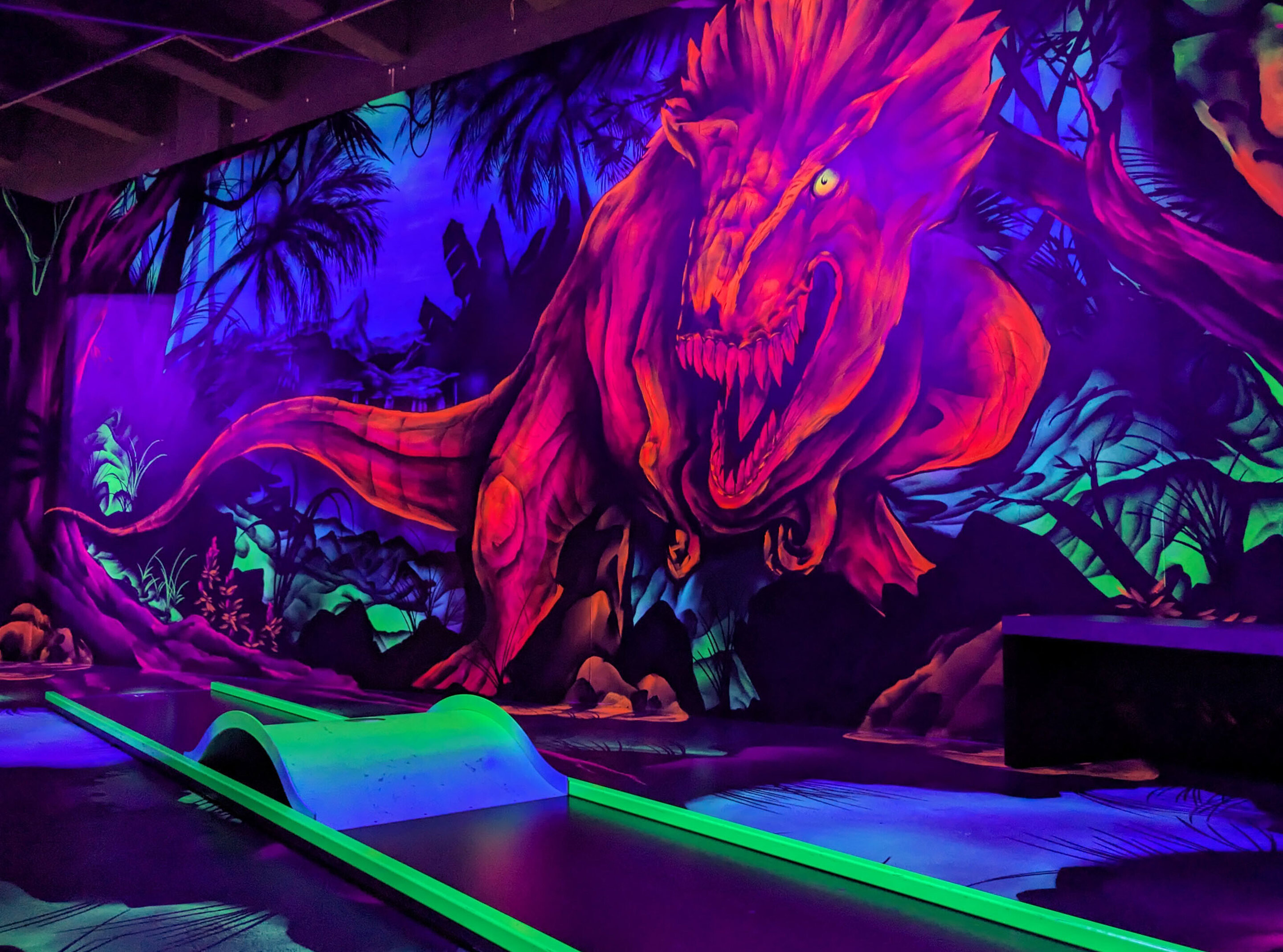 Hole in One - Schwarzlicht Minigolf – Bild 6