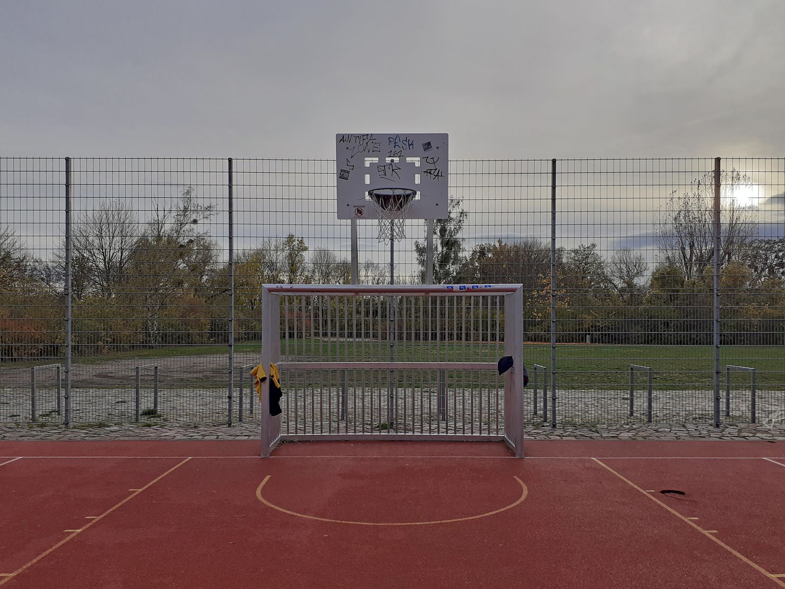 Bolz- und Basketballplatz Speck – Bild 2