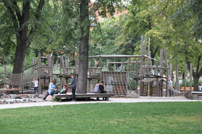 Spielplatz auf dem Zeppelinplatz – Bild 3