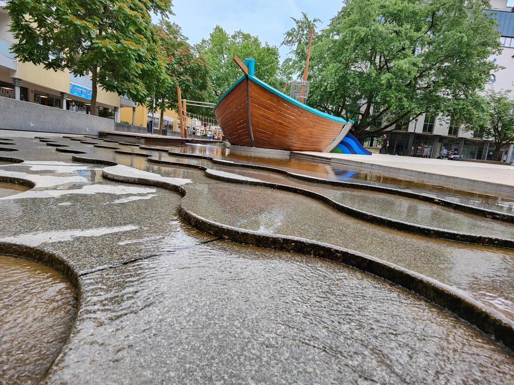 Spielschiff & Wasserspiel – Bild 1